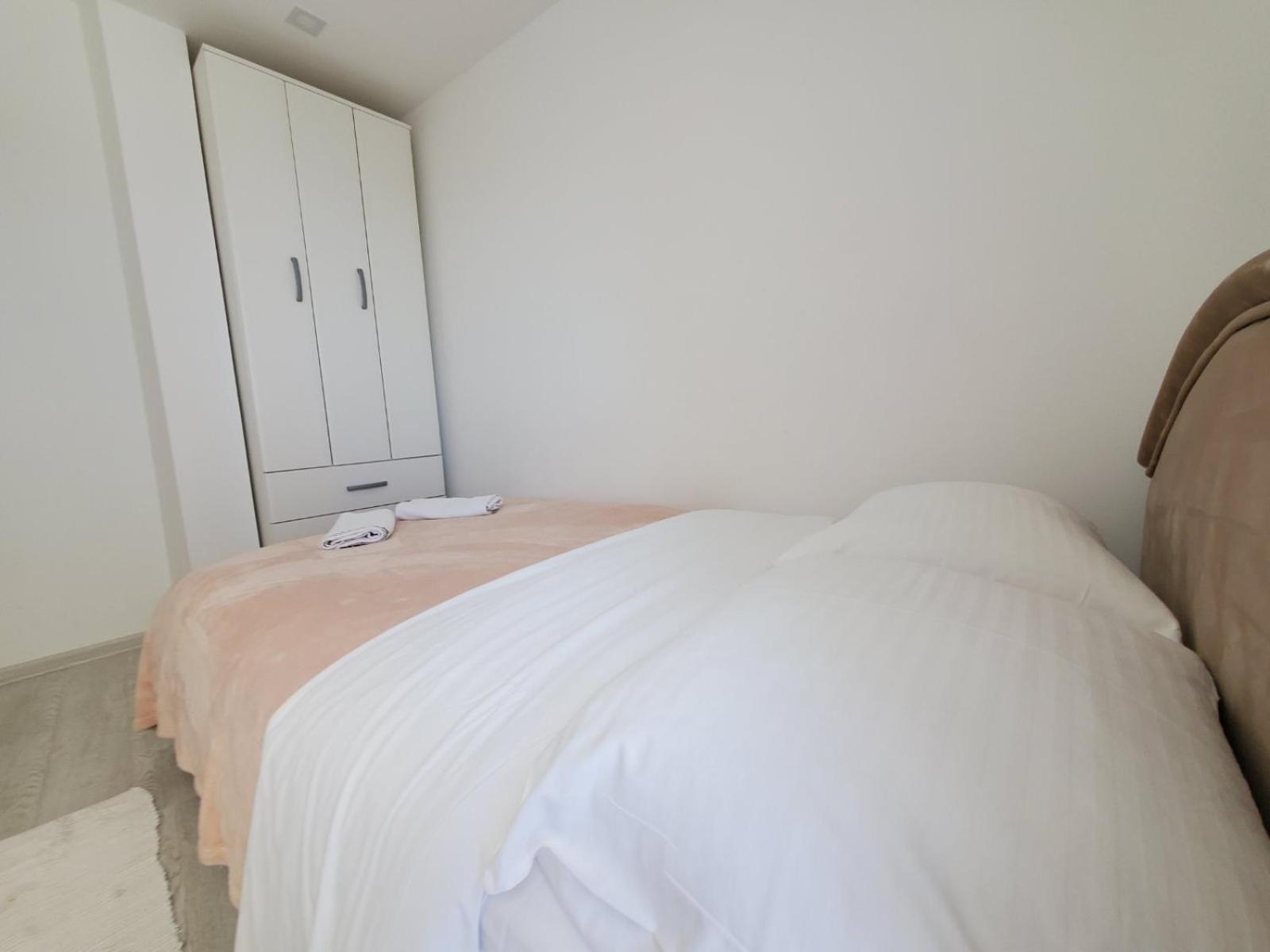 Apartmani Avanti Becici Phòng bức ảnh