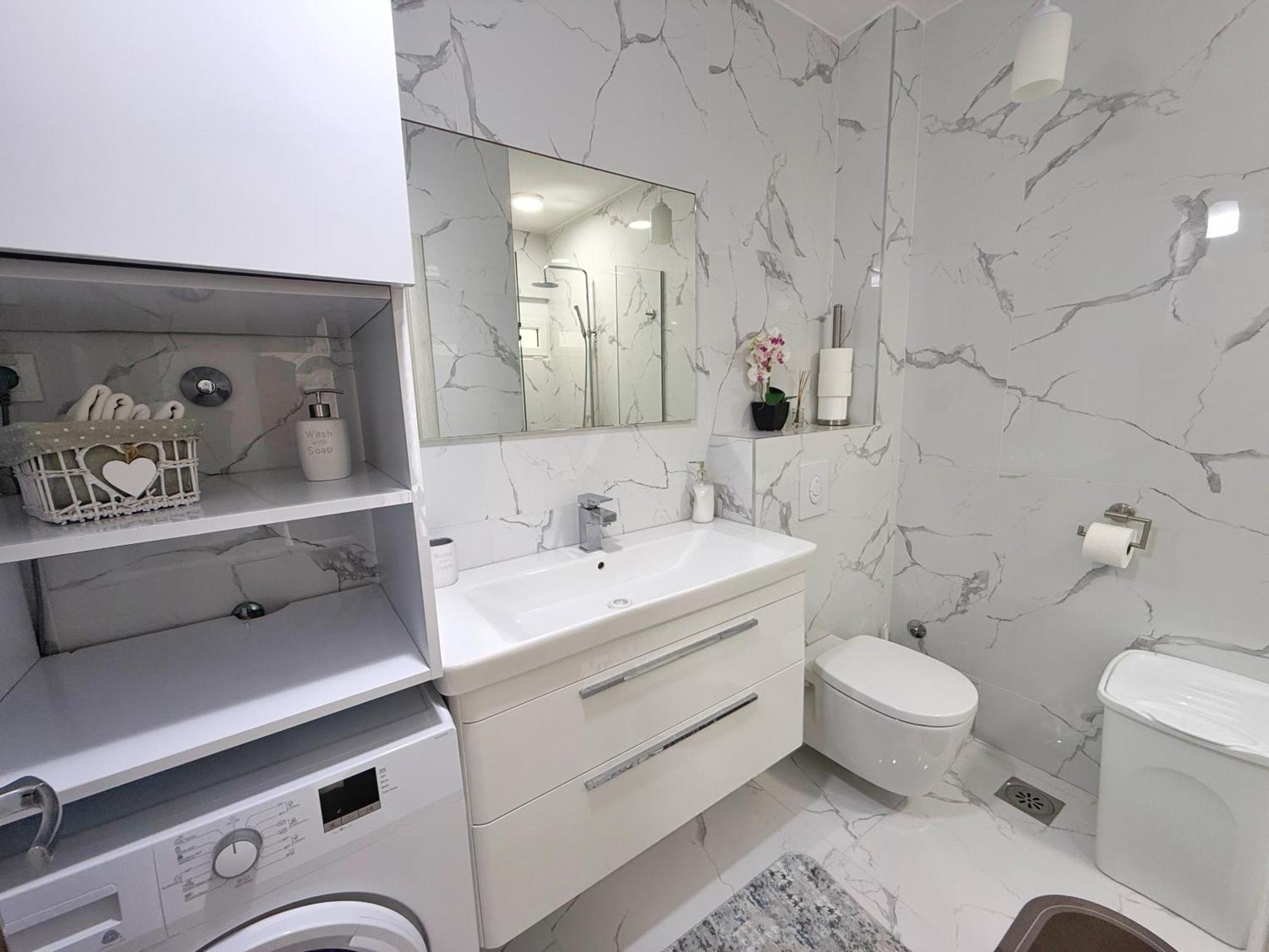 Apartmani Avanti Becici Ngoại thất bức ảnh