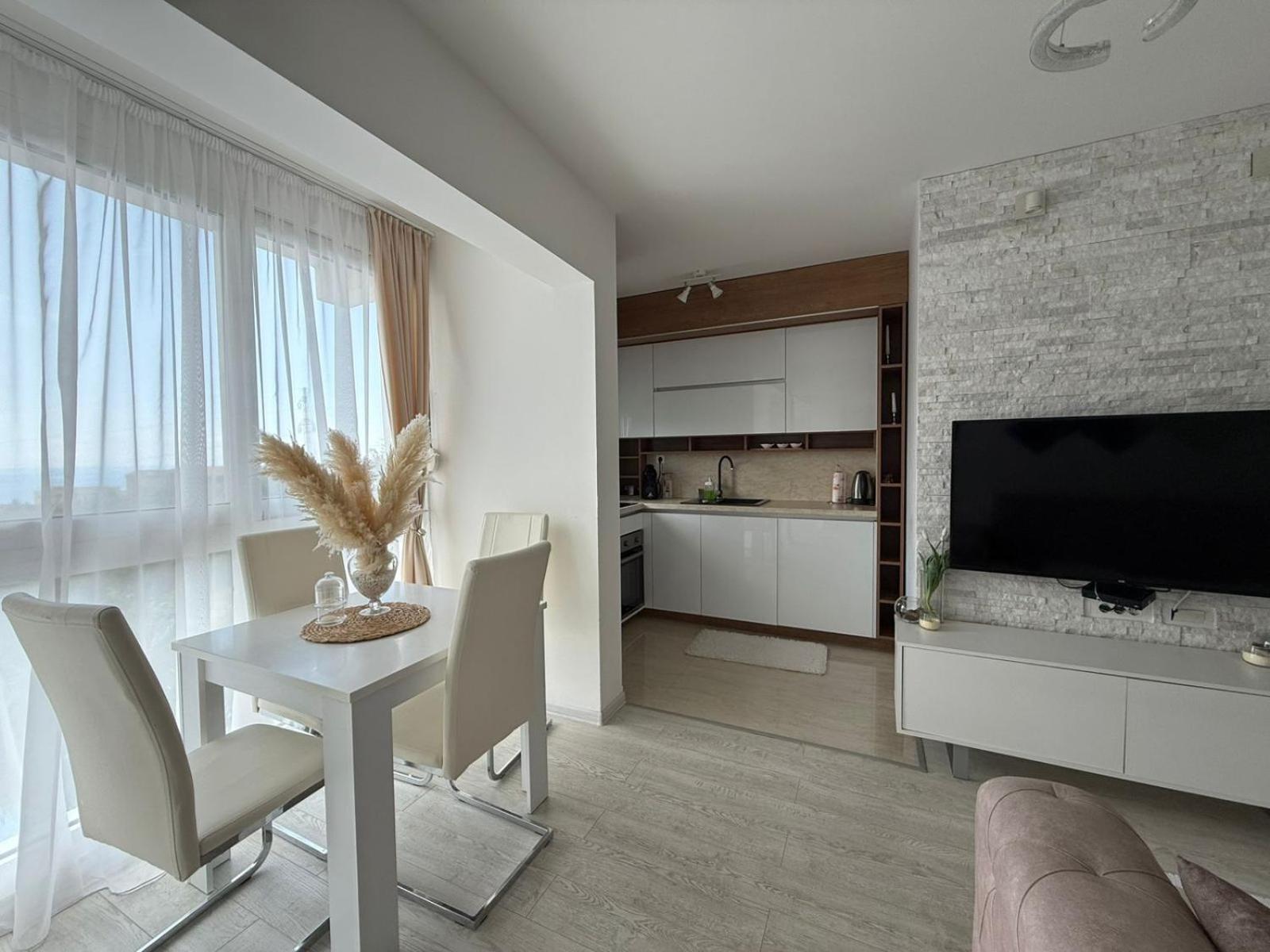 Apartmani Avanti Becici Phòng bức ảnh